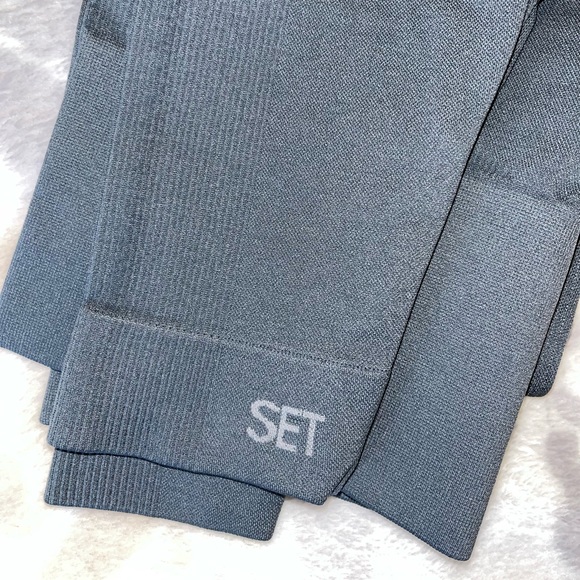 BNWOT SET ACTIVE SCULPTFLEX® LEGGINGS - Picture 4 of 8